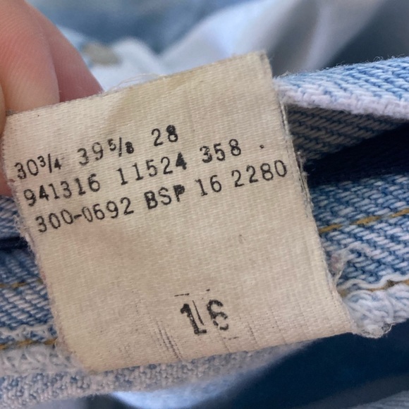 Vintage Lee Lightwash Denim Distressed Oversized  High Rise Jeans - Picture 9 of 10